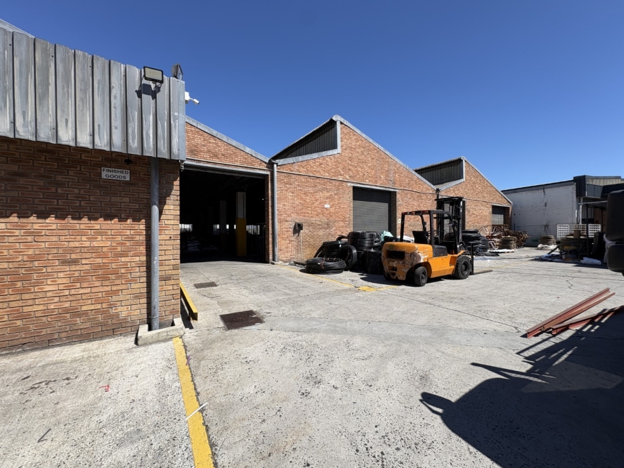 To Let Commercial Property for Rent in Montague Gardens Western Cape